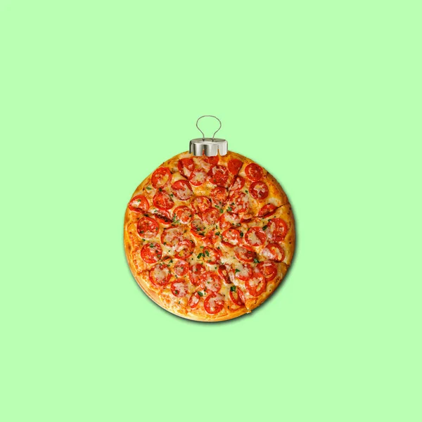 Juledekorasjon Pizza Xmas Ball stockbilde