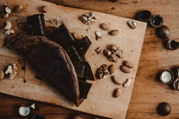 Вкусный Блинчик Шоколадом Орехами — стоковое фото