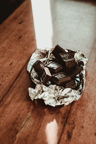 Вкусный Шоколад Тени Солнечный Летний День — стоковое фото