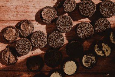 Güneş ışığında nefis Oreo kurabiyeleri