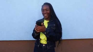 Yüzünde Skype 'ta Afro-Amerikan konuşmacıları