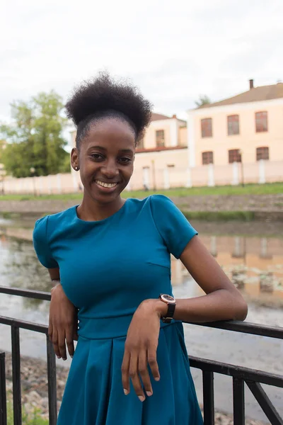 Afro Americano Feliz Bonito Rua — Fotografia de Stock