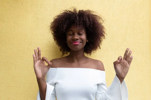 Hermosa Meditación Afroamericana — Foto de Stock