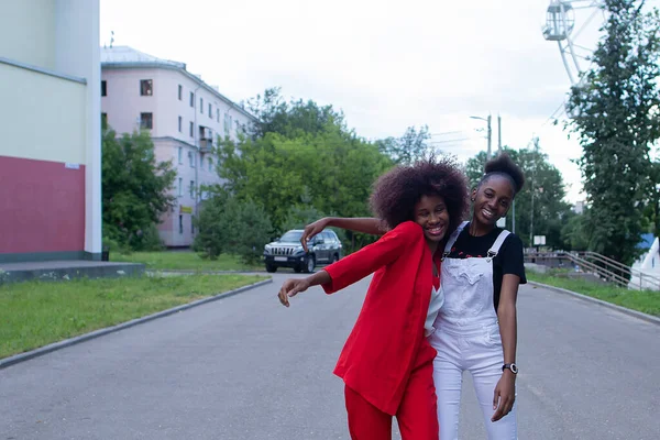 Two African American Women Having Fun Street — Stock Photo, Image