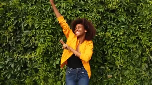 Mooi Gelukkig Afrikaans Amerikaans Dansen Straat — Stockvideo