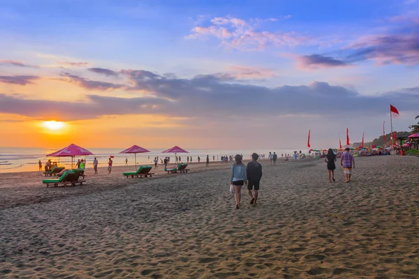 Widokiem Zachód Słońca Barze Plaży Miejscowości Legian Wyspy Bali Indonezja — Zdjęcie stockowe