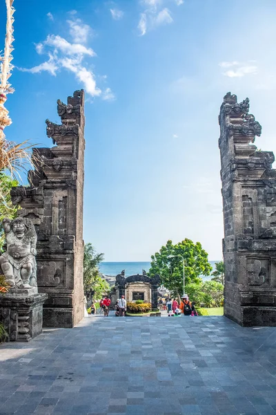 Bali Indonezji Sierpnia 2017 Świątynia Tanah Lot Jednej Bram — Zdjęcie stockowe