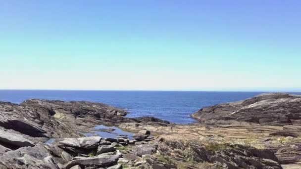 Kayalık Kuzey Denizi Sahil Anteni — Stok video