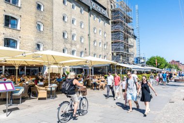 Copenhagen, Danimarka - Temmuz 2018: Kopenhag Merkez insanlar bir hafta sonu