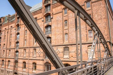 Speicherstadt kanal üzerinde (depo) bölgesi Almanya'nın Hamburg kentinde görüntüleyin.