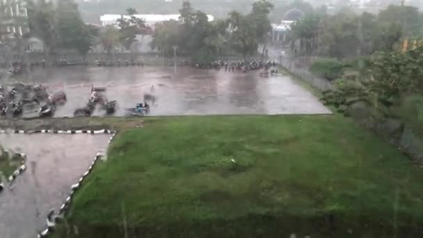 Tropische Regen Gezien Achter Het Venster Zuidoost Azië Balikpapan Indonesië — Stockvideo