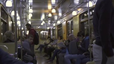 Moscow, Rusya Federasyonu - Eylül 2018: Vintage metro vagonu hizmet Rus başkenti Metro sıradan bir metro hattı üzerinde