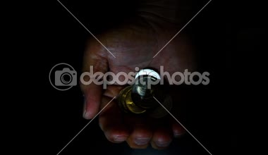 Endonezya rupiah para izole bir Asya kişi kontrolden çıktı. Küçük maaş kavramını yaşayanlar için yeterli değil.