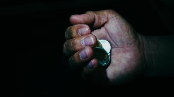 Індонезія Рупія Монети Руці Азіатських Людині Ізольовані Концепція Малих Зарплата — стокове відео