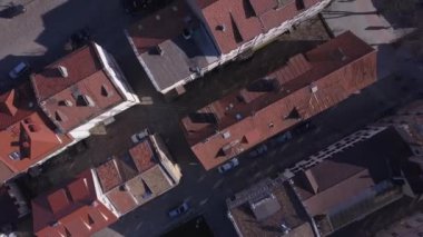 Litvanya'nın Eski Almanya'nın Memel şehrinde Klaipeda şehrinin eski kent kısmının havadan yukarıdan aşağıya görünümü