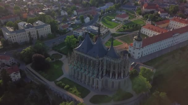 Letecká architektura s podrobnostmi o kostele sv. Barbara v Kutna hora středověké staré město, Česká republika