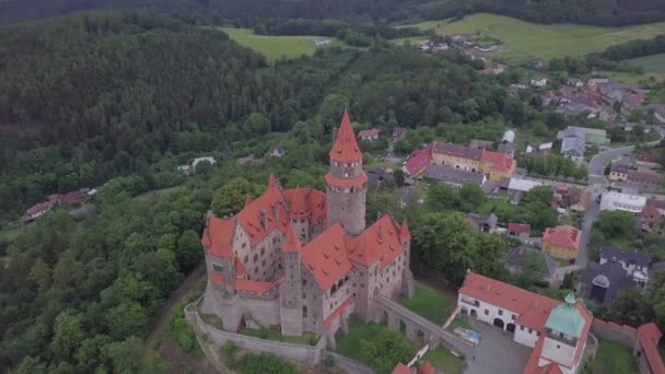 Aerial Medieval Castle Hill Czech Region Moravia Bouzov Castle Last — Stock Video