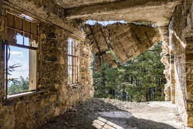 Trodos, Kıbrıs'ın dağlık bölgesinde Berengaria terk edilmiş otelin iç