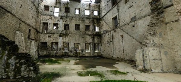 Dentro Dos Edifícios Abandonados Amiantos Abandonou Mina Amianto Chipre — Fotografia de Stock