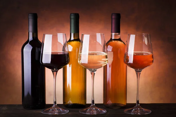 Tipos de vinhos engarrafados — Fotografia de Stock