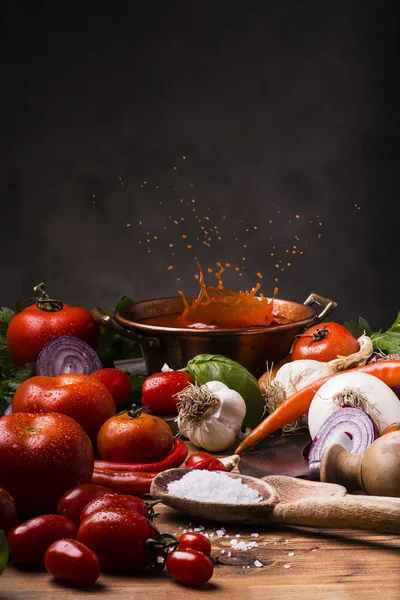 Espaguete com molho de tomate italiano — Fotografia de Stock