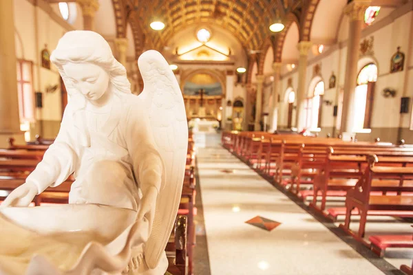 Temps Paisible Vieil Intérieur Église Avec Des Rayons Soleil Travers — Photo