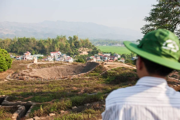 Landskap av krater av a1 kull på Dien Bien Phu. — Stockfoto