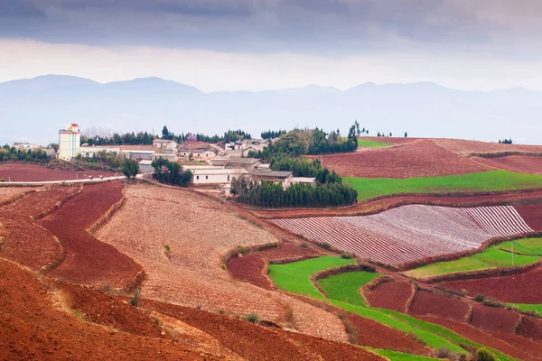 Landskap landsbygd i Yunnan, södra Kina. — Stockfoto