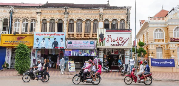 Régi és új, panoráma főváros Battambang. — Stock Fotó