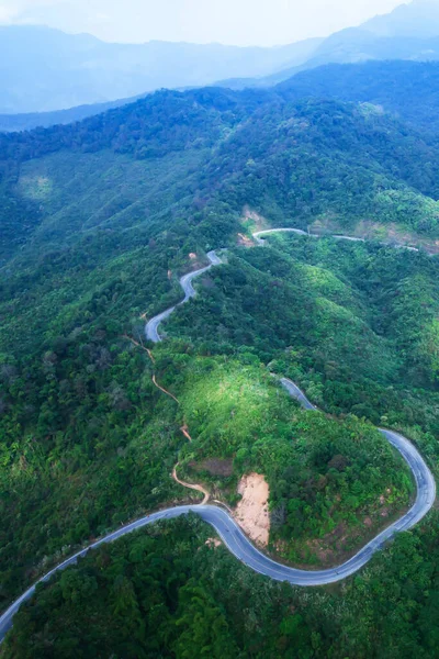 Vista Aérea Estrada Asfalto Montanha Estrada Terra Perto Fronteira Com — Fotografia de Stock