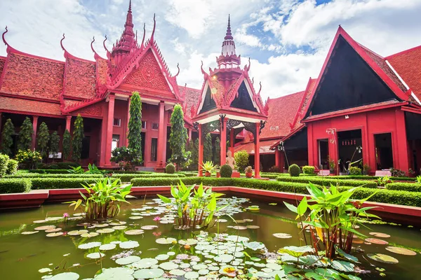 Elegáns Külső Hagyományos Khmer Építészet Gyönyörű Udvar Nemzeti Múzeum Kambodzsa — Stock Fotó