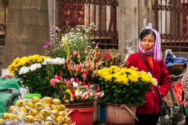 Lao Cai Vietnam Février 2012 Vendeuse Rue Vietnamienne Avec Une — Photo