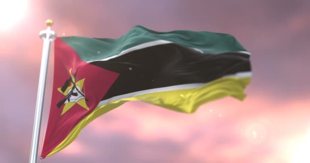 Флаг Мозамбика Медленно Машущий Ветру Закате Петля — стоковое видео