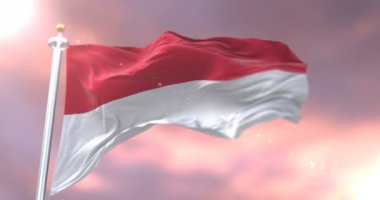 Yavaş günbatımı, döngü içinde Monaco sallayarak bayrak Rüzgar