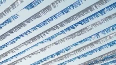 Mavi gökyüzü ile şeritler şeklinde beyaz ve mavi Fuar süslemeleri