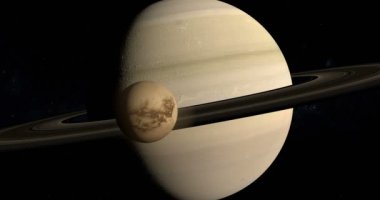 Döndürme ve Satürn gezegenin etrafında yörüngede Titan, Saturn moon,