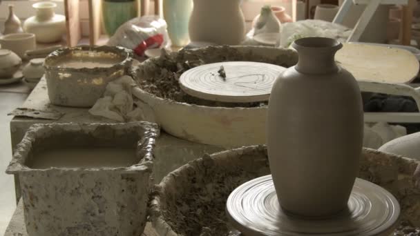 Vase Mud Recently Made Potter Spinning Lathe — ストック動画