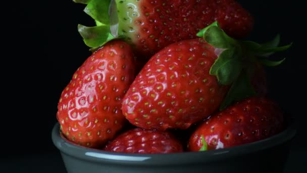 Frische Erdbeeren Obst Kreiseln — Stockvideo