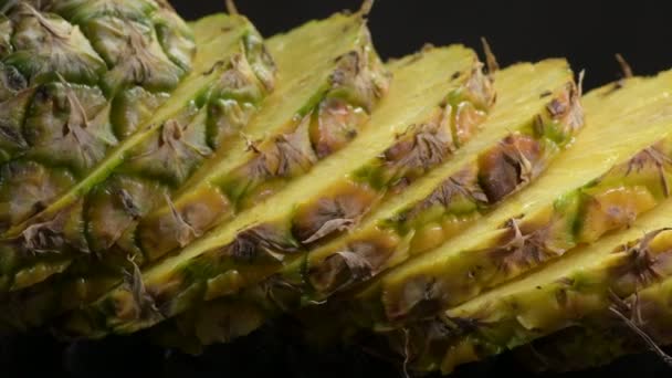 Přírodní Ananas Ovoce Plátcích Točící — Stock video