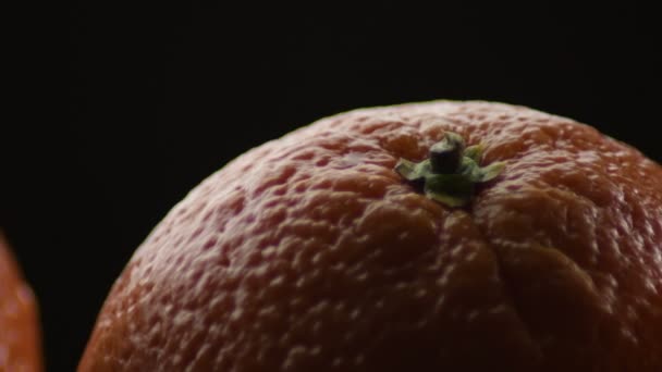 Yakın Doğal Turuncu Birlikte Diğer Portakallar Meyve Gyrating — Stok video