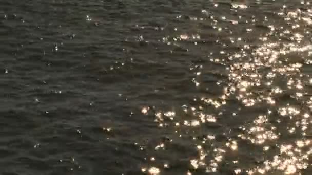Κύματα Θάλασσας Ηλιοβασίλεμα Σπίθες — Αρχείο Βίντεο