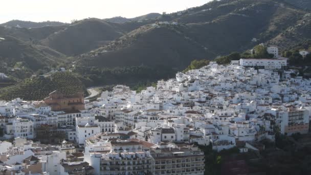 Panoramablick Auf Weiße Häuser Und Kirche Typisch Mediterraner Stadt — Stockvideo