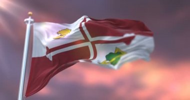 Gün batımında Howard ilçesi bayrağı, Maryland eyaleti, Birleşik Devletler - döngü