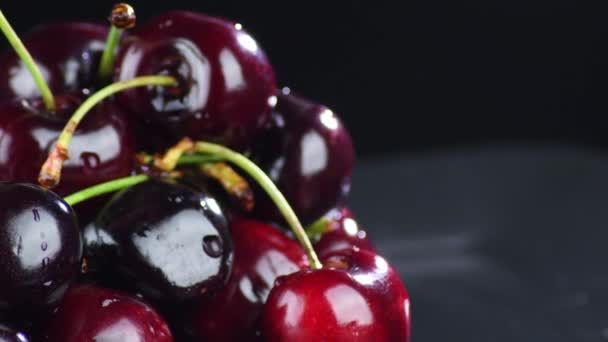 Плоды Вишни Черном Фоне — стоковое видео