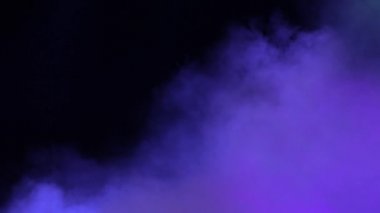 Işıklı sis dumanı siyah arkaplanda