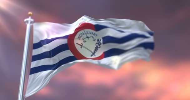 美利坚合众国城市辛辛那提日落时的国旗 — 图库视频影像