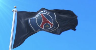 Paris Saint-Germain Futbol Kulübü bayrağı sallanıyor, dönüyor