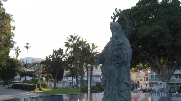 Statue Une Vierge Promenade Coucher Soleil — Video