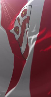 Slovakya 'daki Presov şehrinin armalı bayrağı. Döngü. 4K Dikey