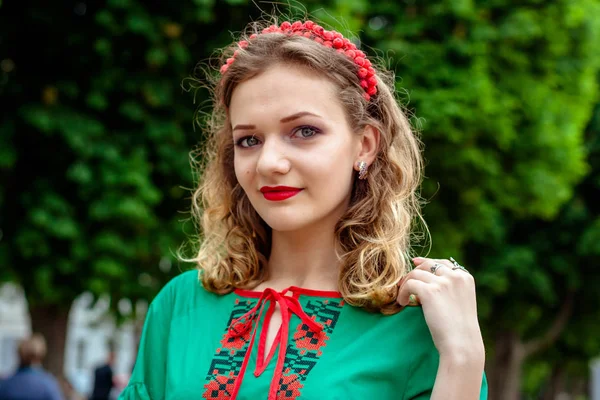 Girl Traditional Ukrainian Clothes Parade Vyshyvanok — Stock Photo, Image